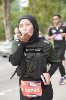 Runner Photo 4224373