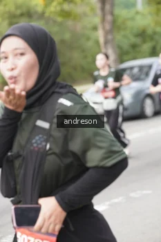 Runner Photo 4224375