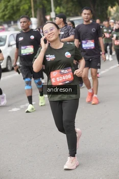 Runner Photo 4224381