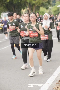 Runner Photo 4224389