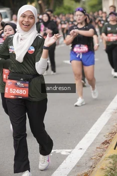 Runner Photo 4224393