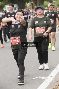 Runner Photo 4224399