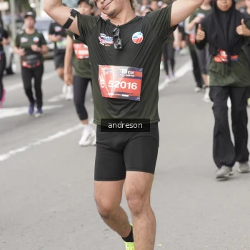 Runner Photo 4224405