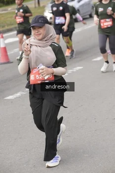 Runner Photo 4224413