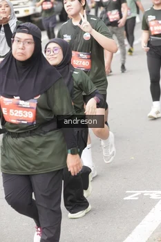 Runner Photo 4224421