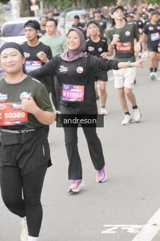 Runner Photo 4224424