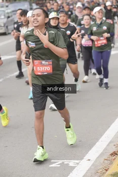 Runner Photo 4224435
