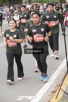 Runner Photo 4224462
