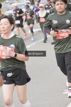 Runner Photo 4224463
