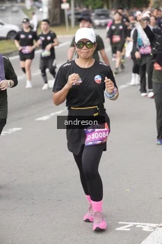 Runner Photo 4224531
