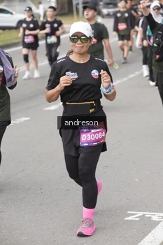 Runner Photo 4224536