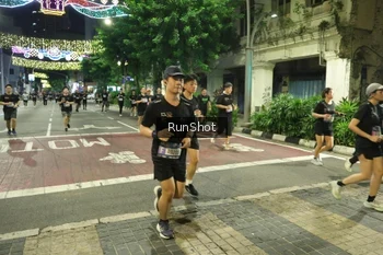 Runner Photo 4225196
