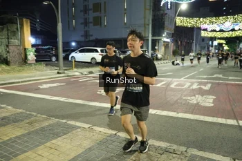 Runner Photo 4225774