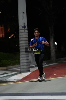 Runner Photo 4226063