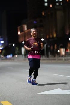 Runner Photo 4227656