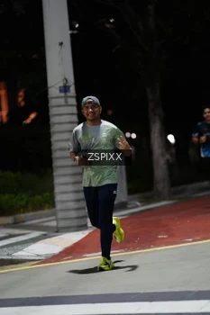Runner Photo 4227676