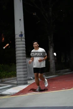 Runner Photo 4227735