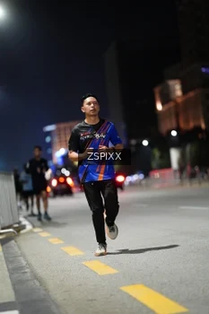Runner Photo 4227794