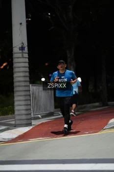 Runner Photo 4228192