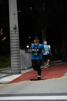 Runner Photo 4228194
