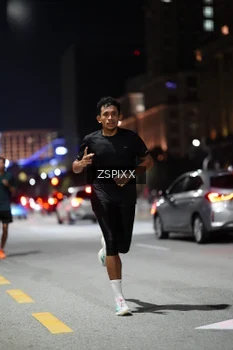 Runner Photo 4228275