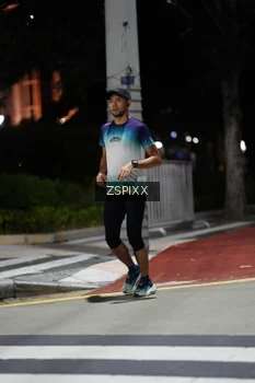 Runner Photo 4228318