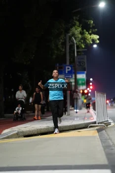 Runner Photo 4228456