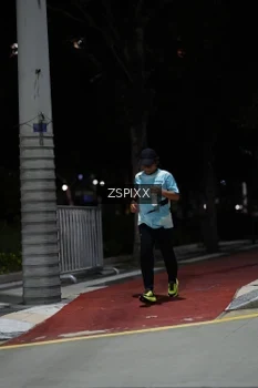 Runner Photo 4230013
