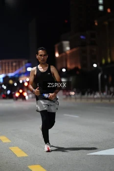 Runner Photo 4230025