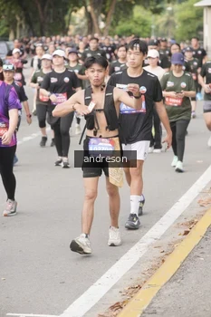 Runner Photo 4230581
