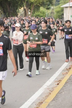 Runner Photo 4230628
