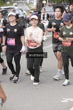 Runner Photo 4230685
