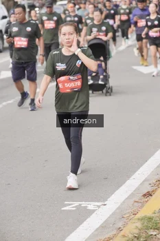 Runner Photo 4230943