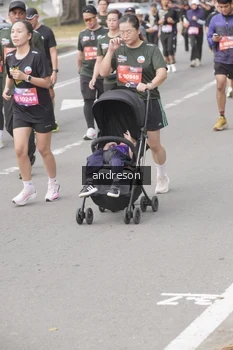 Runner Photo 4230975