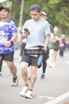 Runner Photo 4233081