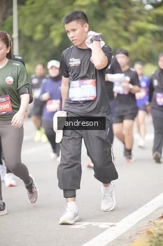 Runner Photo 4233177