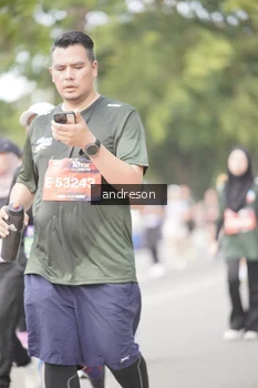 Runner Photo 4233188