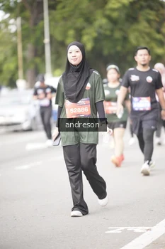 Runner Photo 4233200