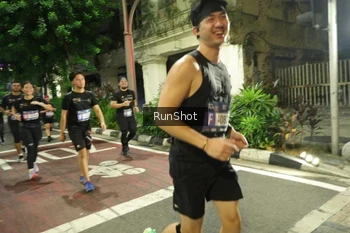 Runner Photo 4233477