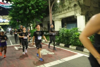 Runner Photo 4233519