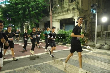 Runner Photo 4234215