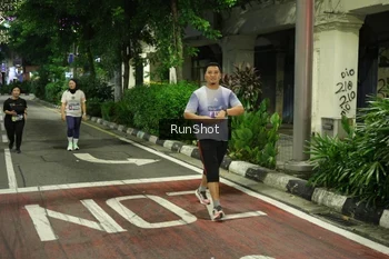 Runner Photo 4234772