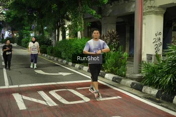 Runner Photo 4234775