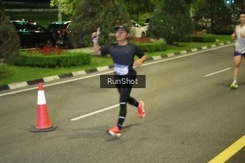 Runner Photo 4234800
