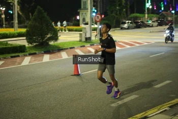 Runner Photo 4235054