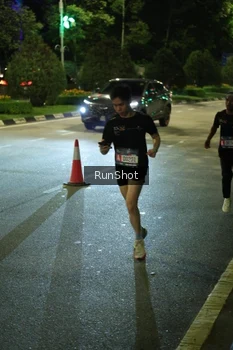 Runner Photo 4235171