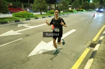 Runner Photo 4235360