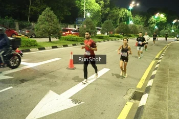 Runner Photo 4235370