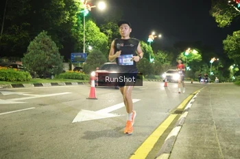 Runner Photo 4235611