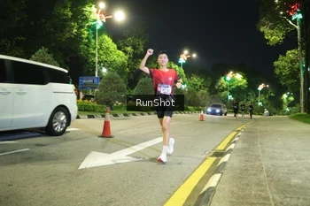 Runner Photo 4235621